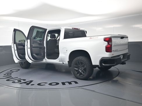 Used 2024 Chevrolet Silverado 1500 Custom Trail Boss w/ LPO, Dark Essentials Package AWD/4WD image 28