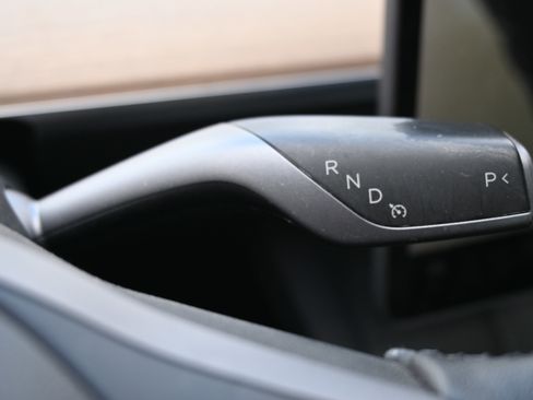 Used 2022 Tesla Model Y Performance image 10