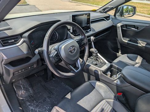 Used 2021 Toyota RAV4 XSE AWD/4WD image 18