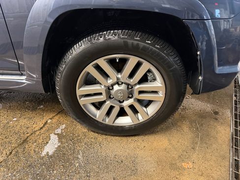 Used 2013 Toyota 4Runner Limited AWD/4WD image 29
