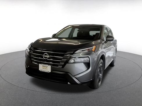 Used 2025 Nissan Rogue SV image 7