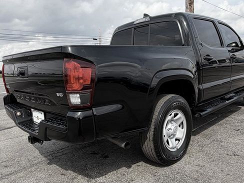 Used 2022 Toyota Tacoma SR AWD/4WD image 9