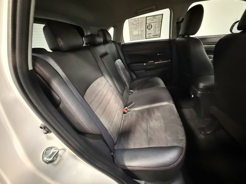 Used 2019 Mitsubishi Outlander Sport GT image 12