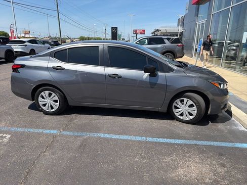 Used 2024 Nissan Versa S FWD image 5