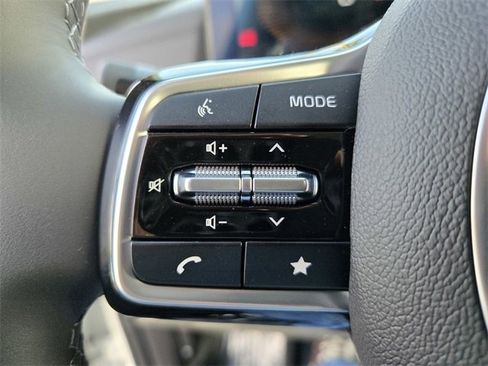 New 2026 Kia Carnival EX image 13