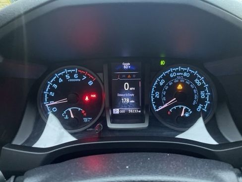 Used 2020 Toyota Tacoma TRD Sport image 6