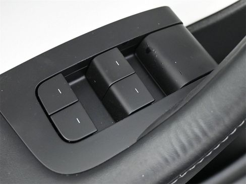 Used 2022 Tesla Model Y Performance image 4