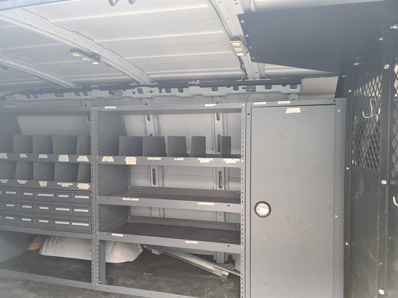 Used 2017 Chevrolet Express 2500 RWD image 15