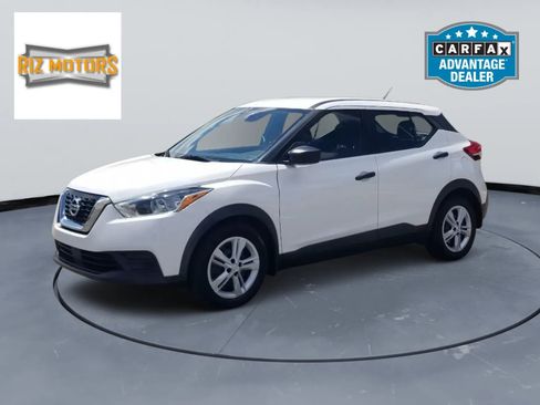 Used 2020 Nissan Kicks S FWD image 1