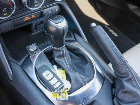 Used 2019 FIAT 124 Spider Lusso RWD image 16