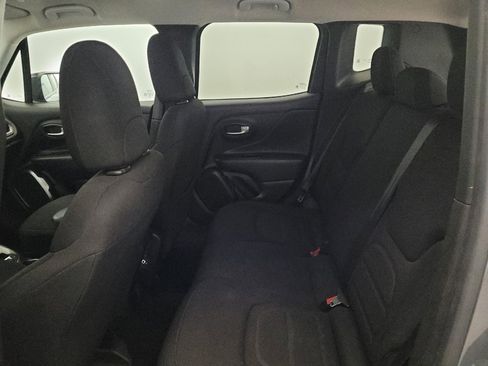 Used 2022 Jeep Renegade Latitude AWD/4WD image 18
