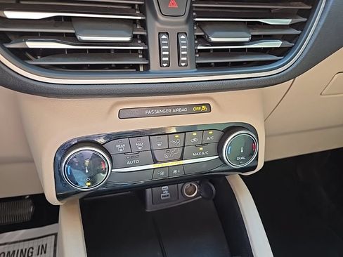 Used 2022 Ford Escape SE w/ Convenience Package FWD image 51
