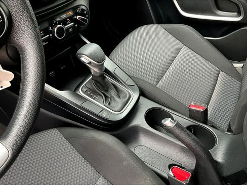 Used 2021 Kia Soul LX image 16