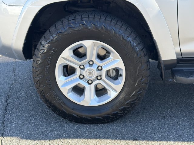 Used 2022 Toyota 4Runner SR5 Premium AWD/4WD image 13