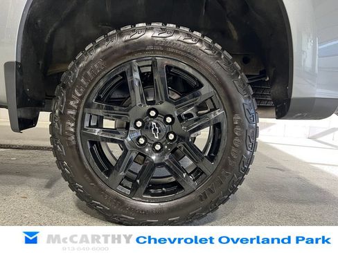 Used 2024 Chevrolet Silverado 1500 LT Trail Boss w/ Convenience Package II AWD/4WD image 30