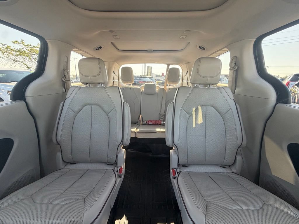 Used 2020 Chrysler Pacifica Limited FWD image 24