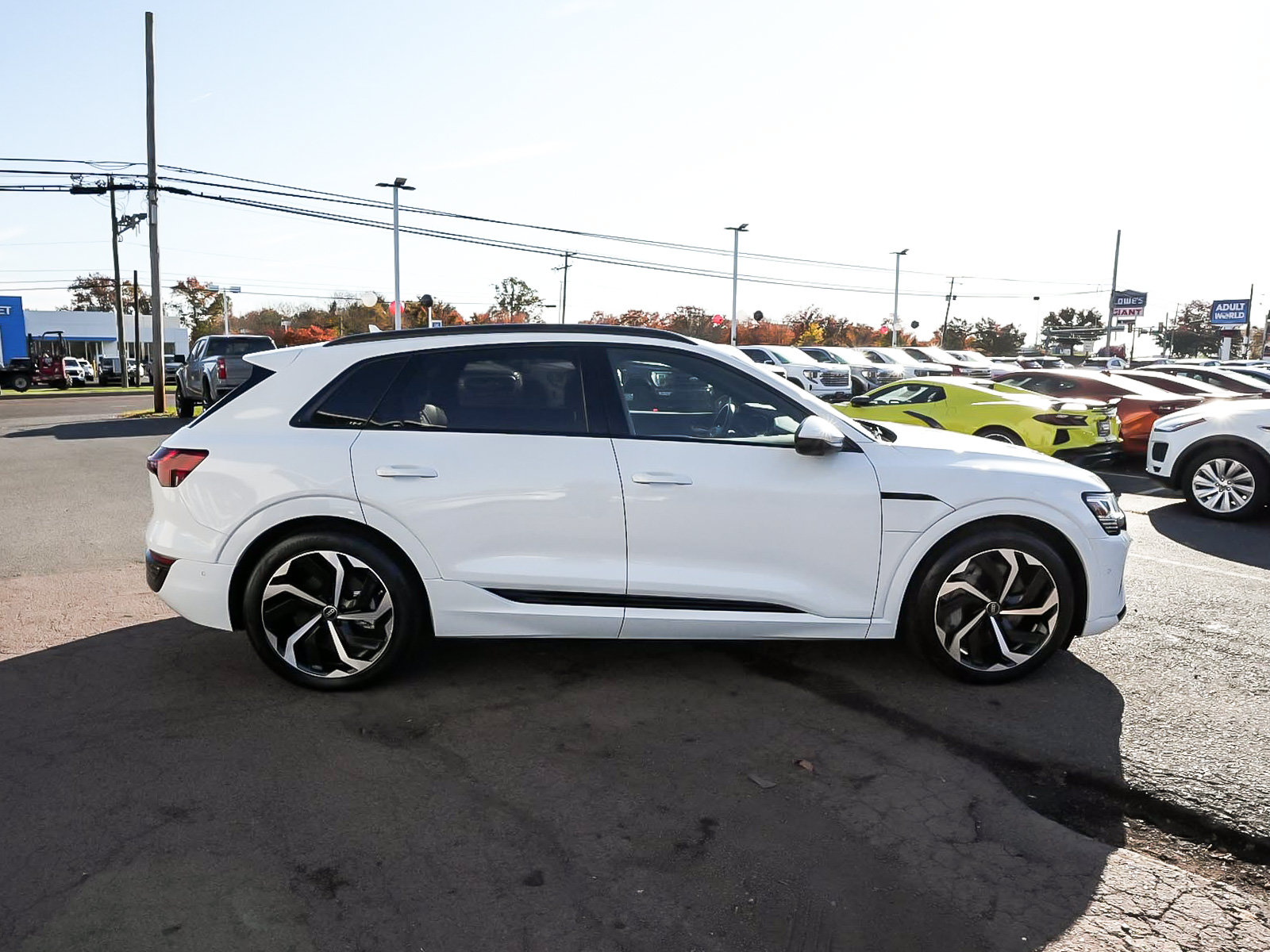 Used 2024 Audi Q8 e-tron Premium Plus AWD/4WD image 7