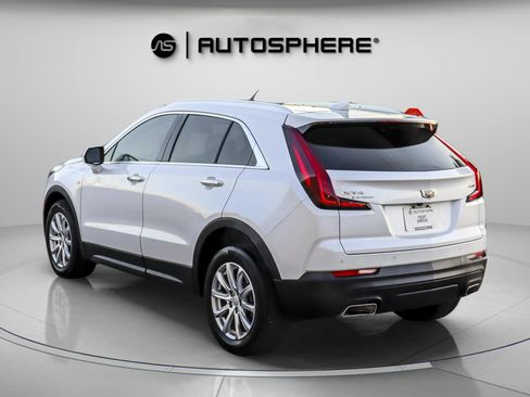 Used 2022 Cadillac XT4 Luxury w/ Cold Weather Package image 7
