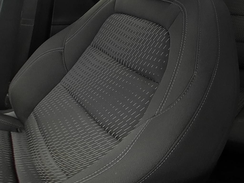 Certified 2025 Chevrolet Equinox LT w/ Safety and Technology Package FWD image 12