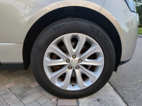 Used 2015 Land Rover Range Rover HSE image 48