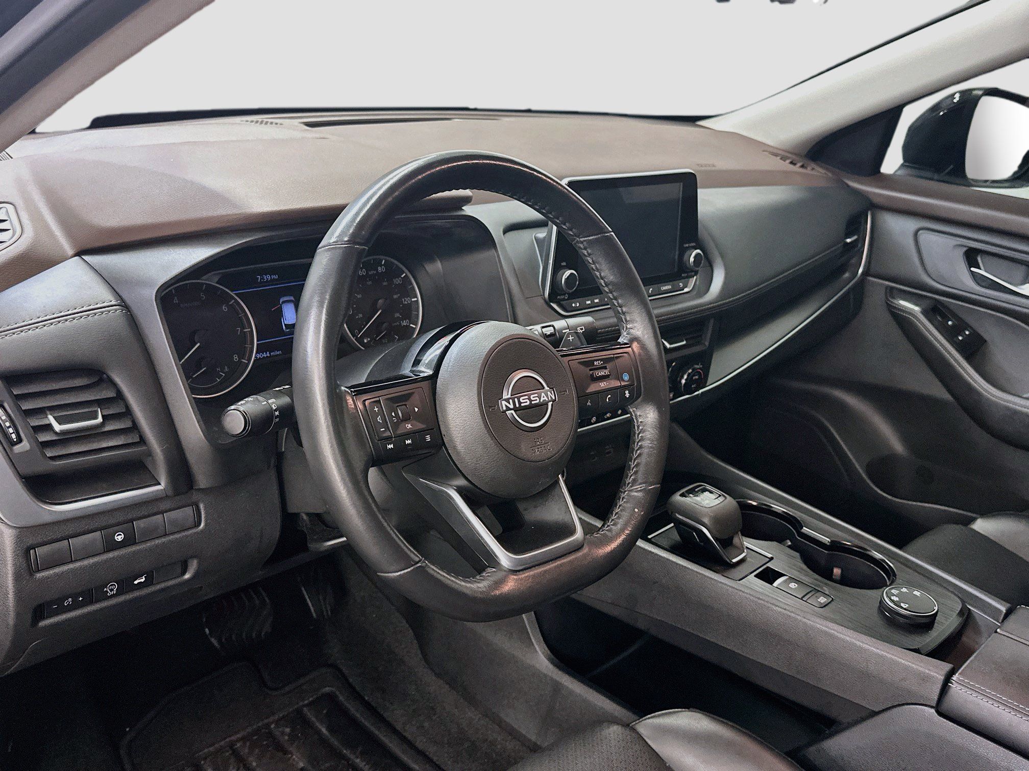 Used 2023 Nissan Rogue SV w/ SV Premium B Package AWD/4WD image 18