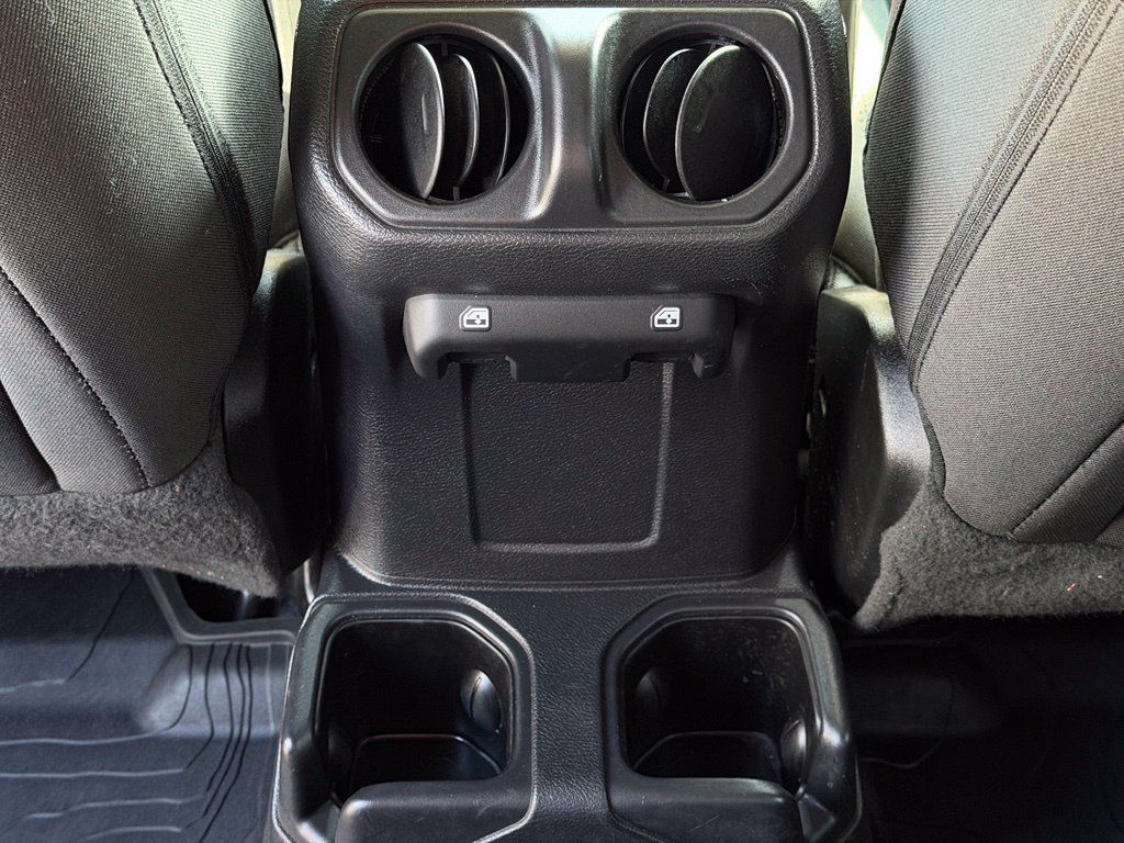 Used 2022 Jeep Gladiator Sport AWD/4WD image 13