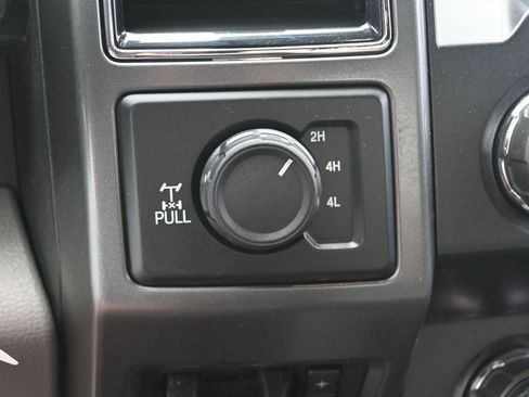Used 2019 Ford F250 XLT w/ XLT Premium Package AWD/4WD image 25
