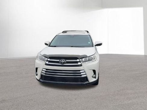 Used 2018 Toyota Highlander Limited Platinum image 3