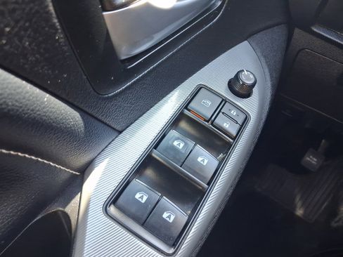 Used 2019 Toyota Sienna SE FWD image 13