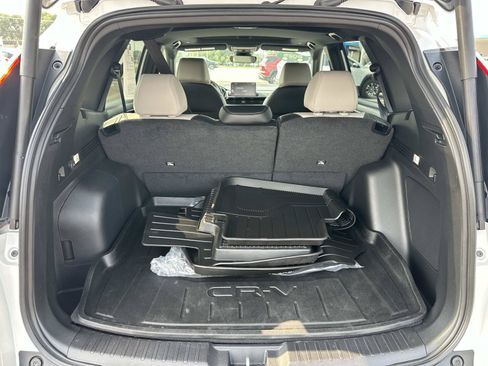 Used 2025 Honda CR-V Sport Touring image 9