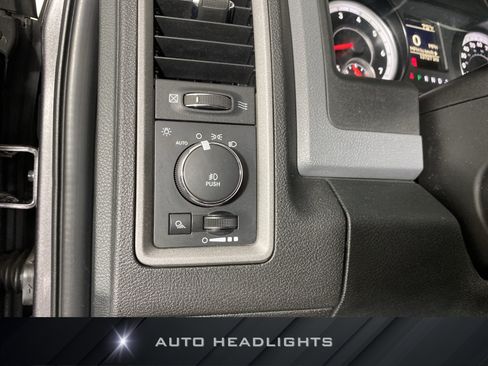 Used 2015 RAM 1500 Express AWD/4WD image 20