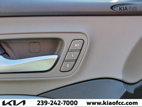 Used 2018 Hyundai Santa Fe Limited FWD image 23