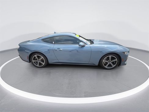 Used 2024 Ford Mustang Coupe image 9