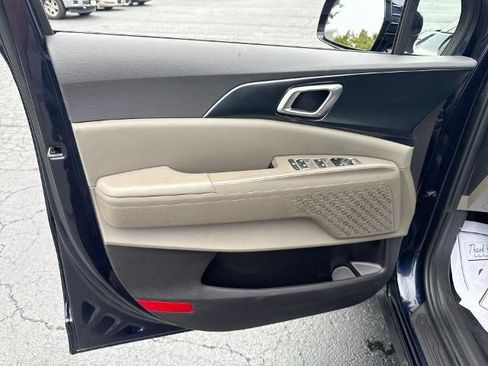 Used 2026 Kia Carnival FWD image 22