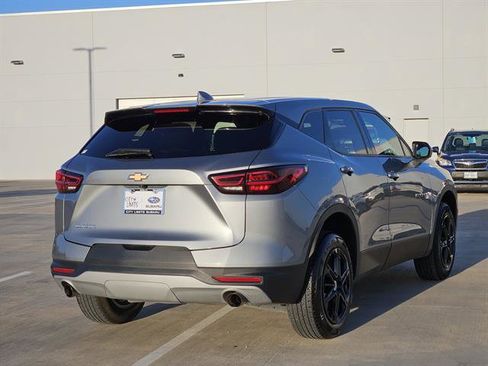 Used 2025 Chevrolet Blazer LT image 4