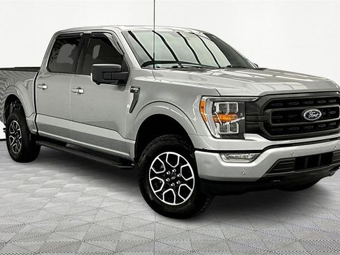 Used 2022 Ford F150 XLT w/ Equipment Group 302A High image 12