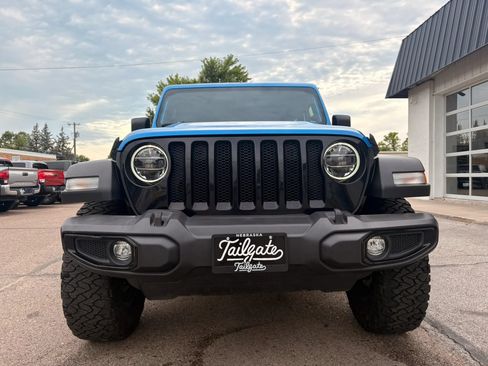 Used 2022 Jeep Wrangler Sport AWD/4WD image 2