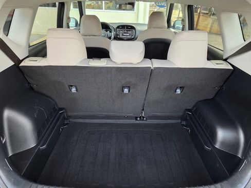Used 2023 Kia Soul LX w/ LX Technology Package image 10