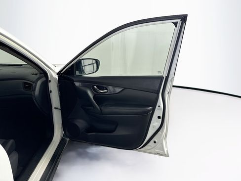 Used 2018 Nissan Rogue SV FWD image 31