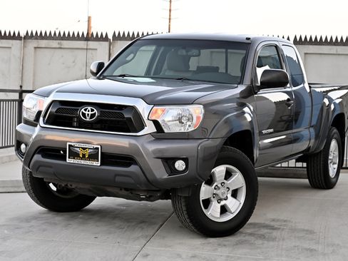 Used 2012 Toyota Tacoma PreRunner w/ SR5 Pkg RWD image 3