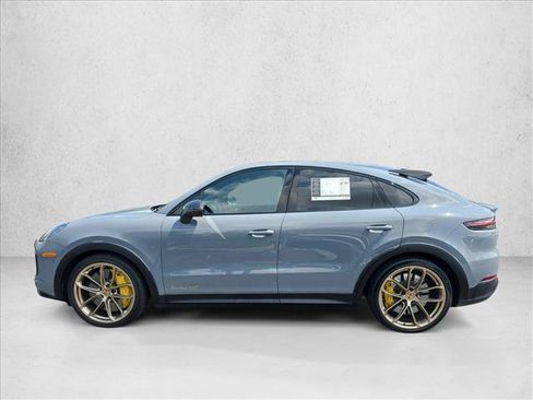 Used 2022 Porsche Cayenne Turbo GT AWD/4WD image 8