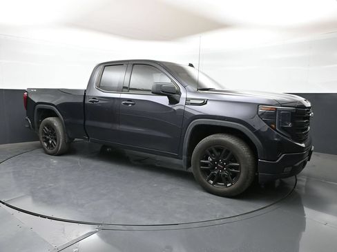 Used 2023 GMC Sierra 1500 Elevation AWD/4WD image 1