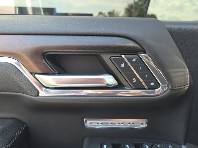 Used 2024 GMC Sierra 1500 Denali w/ Denali Reserve Package AWD/4WD image 14