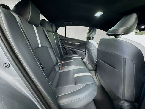 Used 2025 Toyota Camry SE w/ Convenience Package image 30