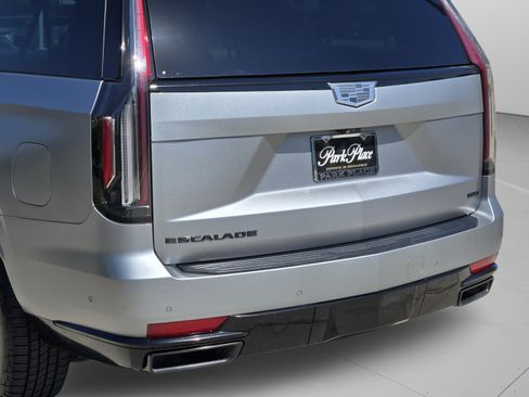 Used 2023 Cadillac Escalade ESV Sport Platinum w/ LPO, ONYX Package AWD/4WD image 41