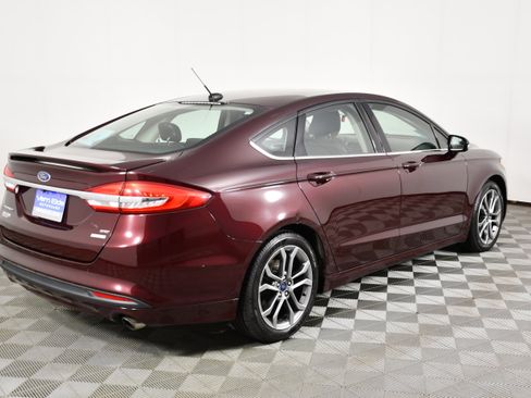 Used 2017 Ford Fusion SE w/ Equipment Group 201A FWD image 6