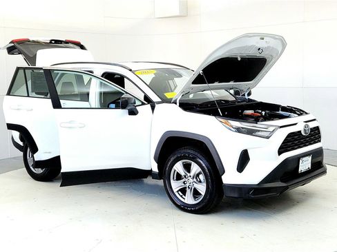 Certified 2025 Toyota RAV4 LE AWD/4WD image 12