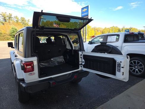 Used 2021 Jeep Wrangler Unlimited Sahara image 19