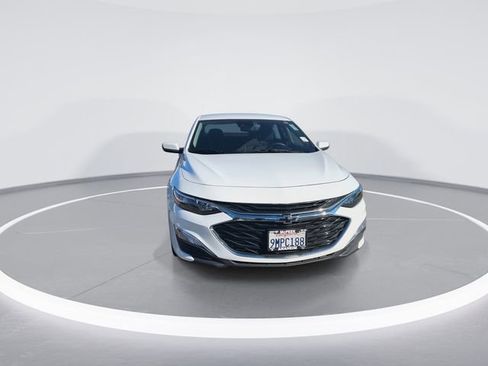 Used 2025 Chevrolet Malibu RS image 3