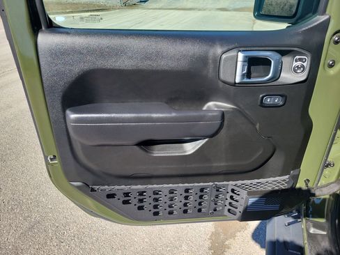 Used 2023 Jeep Gladiator Willys image 25